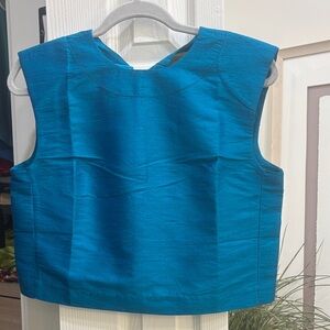 NWOT Julia Amory Slim Top in Peacock